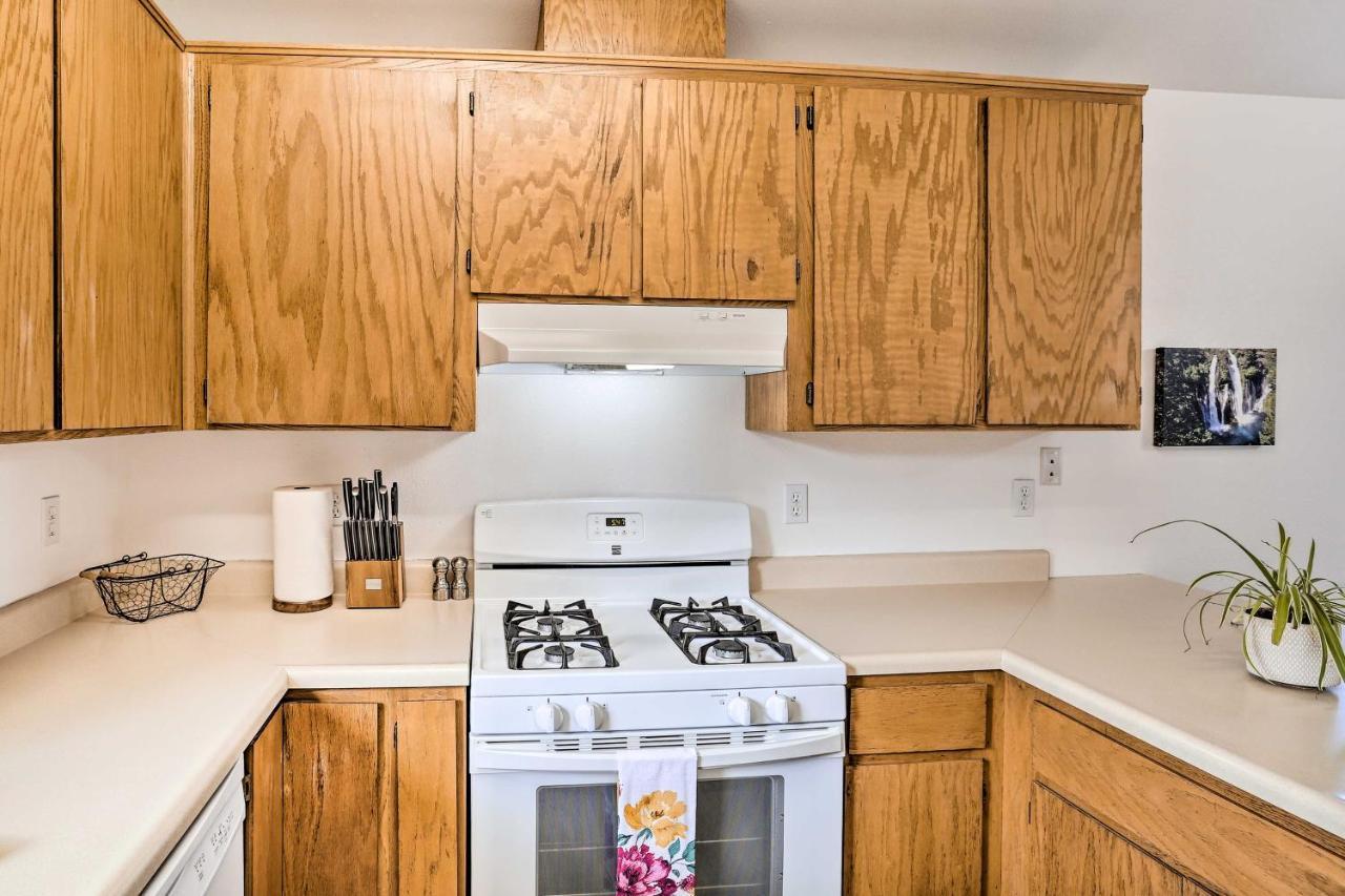Mount Shasta Escape With Balcony About Walk To Dtwn Villa Buitenkant foto