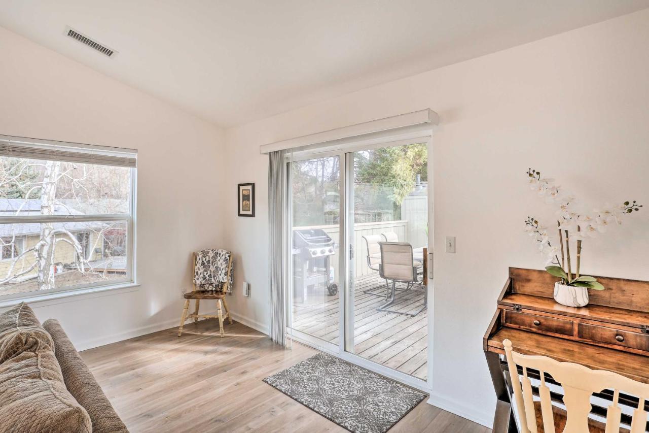 Mount Shasta Escape With Balcony About Walk To Dtwn Villa Buitenkant foto